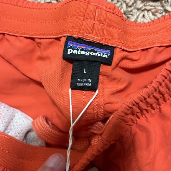 Patagonia NWT ORANGE/ CORAL SHORTS NEVER WORN women’s size large - Picture 5 of 7